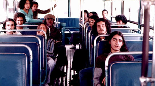 Integrantes do lendário grupo. Ao fundo, Toninho Horta (blusa azul) e Milton Nascimento.