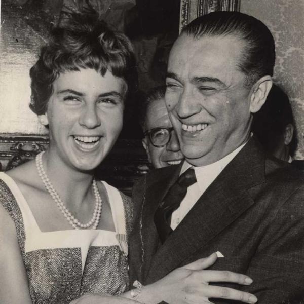 Maria Esther Bueno começou a carreira de tenista aos 12 anos, em 1951. Colecionou ao longo da vida 589 títulos e 19 Grand Slam. Venceu tudo e todos. Na última sexta-feira (8), aos 78, nos deixou e – depois de tantas vitórias – perde o Brasil.