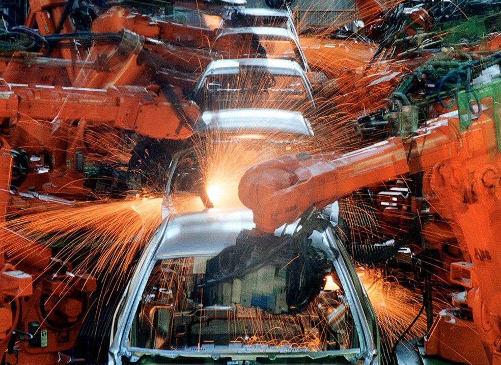 Linha de montagem do Ford KA na Ford Company do Brasil, em São Bernardo do Campo (SP), em junho de 2003 — Foto: Robson Fernandes/Estadão